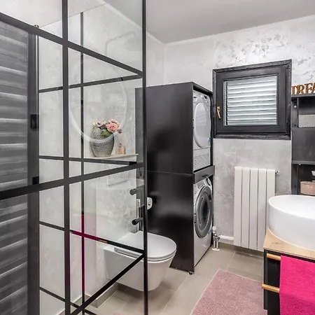 Vikendica Beautiful In With Sauna *