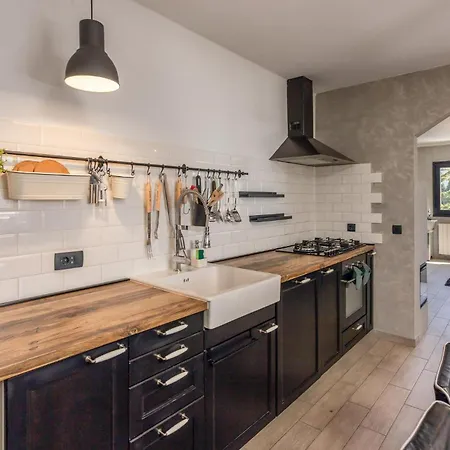 Beautiful In With Sauna Semesterbostad Opatija